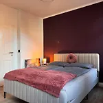 Carl Von Rosé Apartman