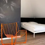 Carl Von Rosé Apartman