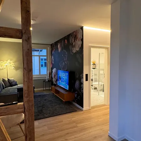 Apartment Carl Von Rose