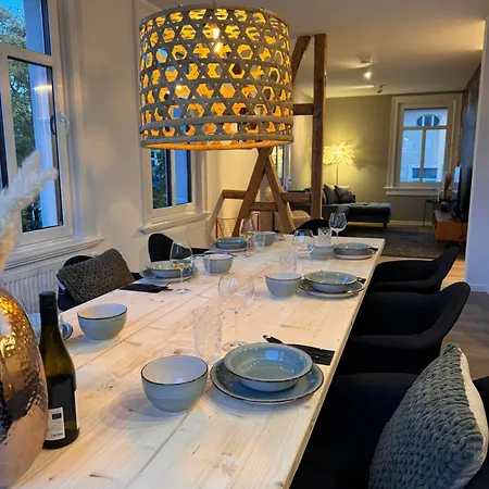 Carl Von Rose 公寓 *